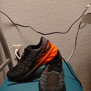 Men's Asics size 9 shoes